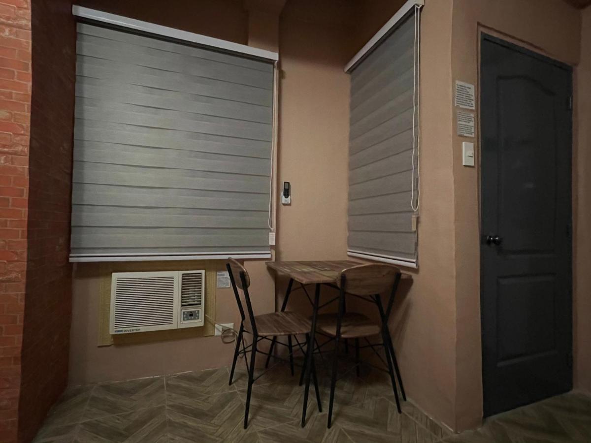 Staycation Comfort: Cozy With Fast Internet And Entertainment Apartment *