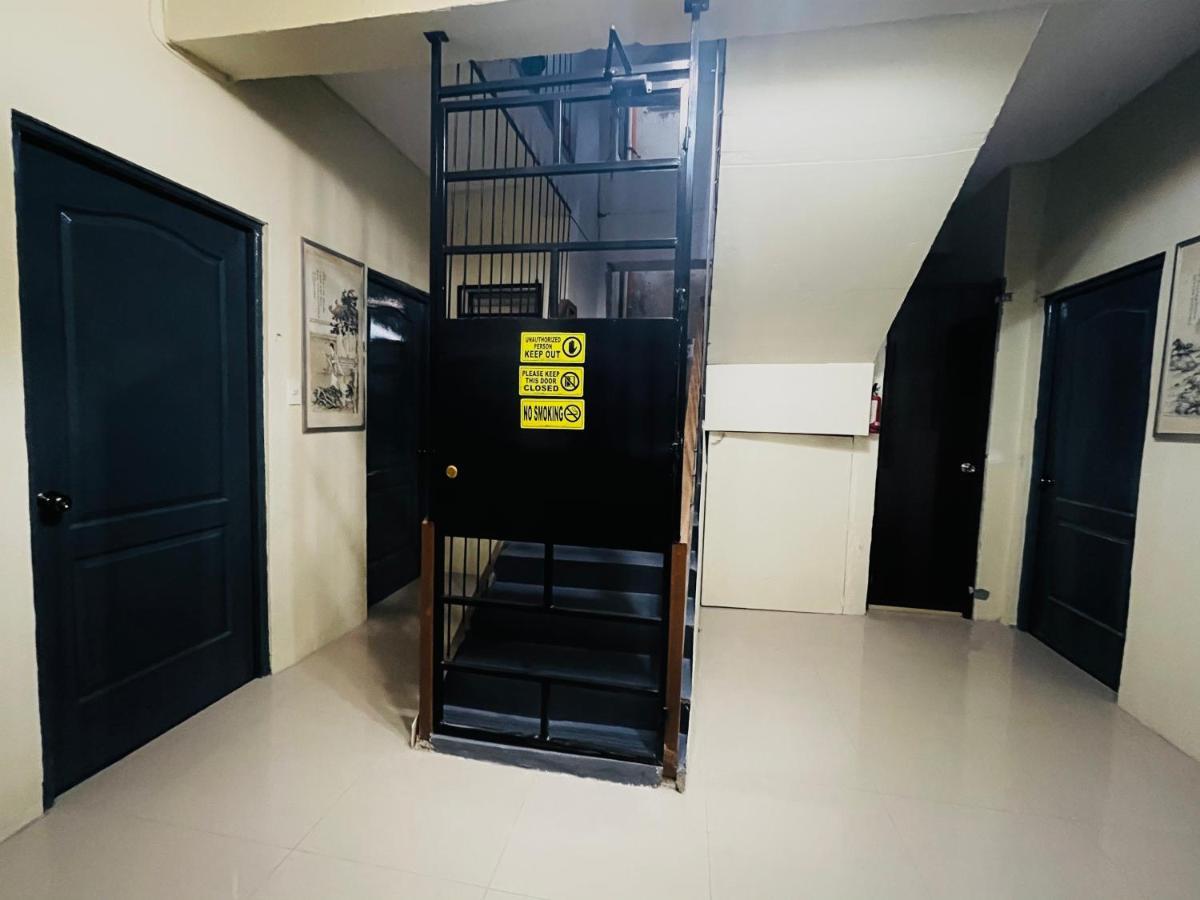 Apartment Staycation Comfort: Cozy With Fast Internet And Entertainment Manila